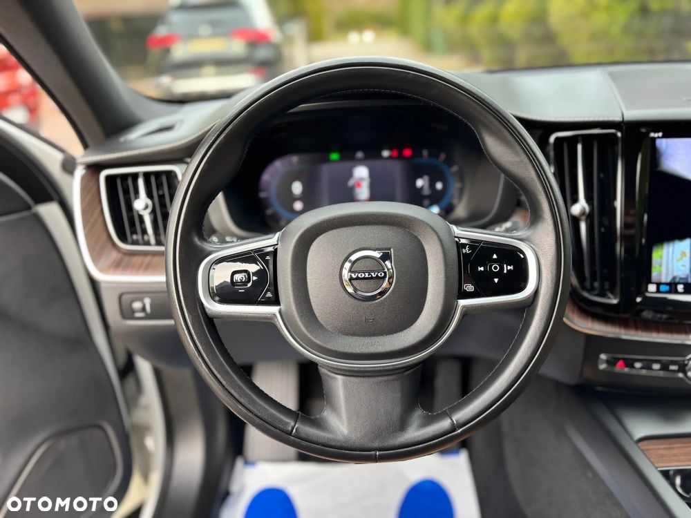 Volvo XC 60 B4 D AWD Geartronic Inscription - 33