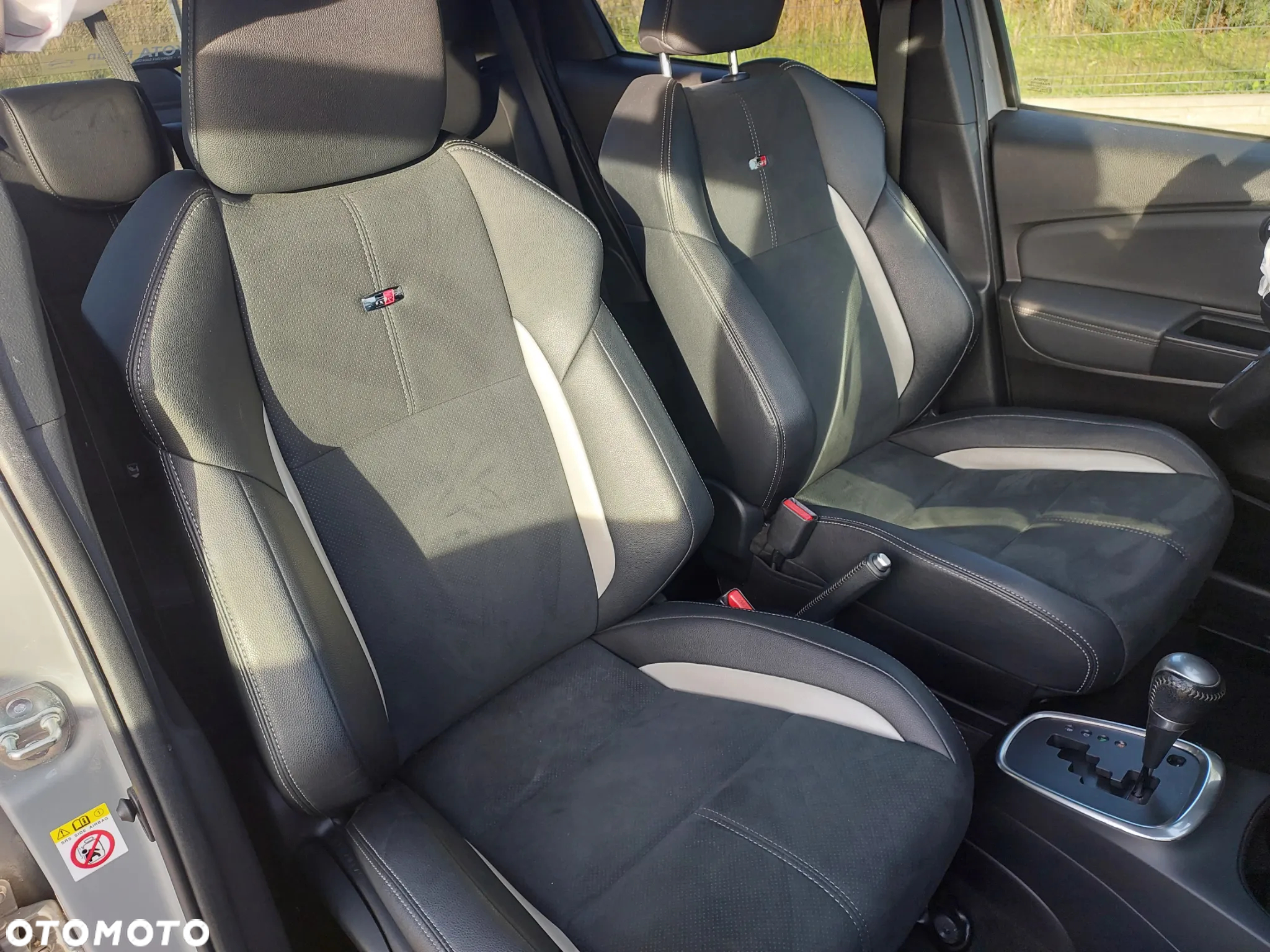 Toyota Yaris Hybrid 1.5 VVT-i GR Sport - 9