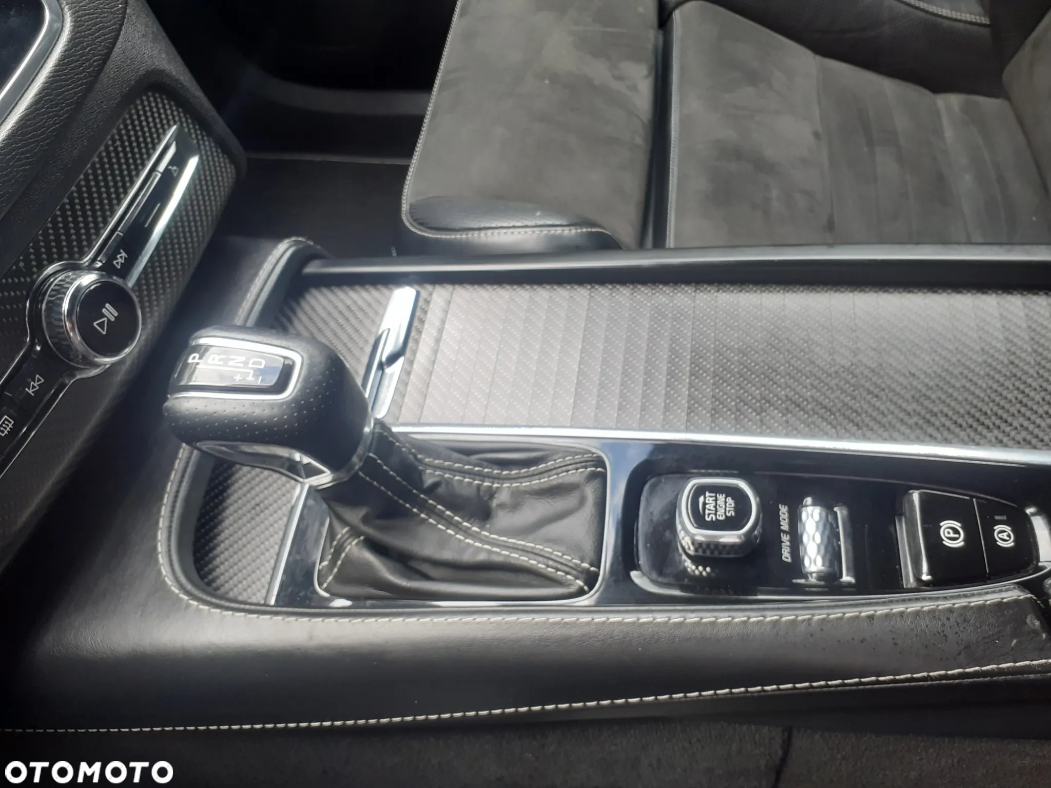 Volvo XC 90 D4 FWD R-Design 7os - 20