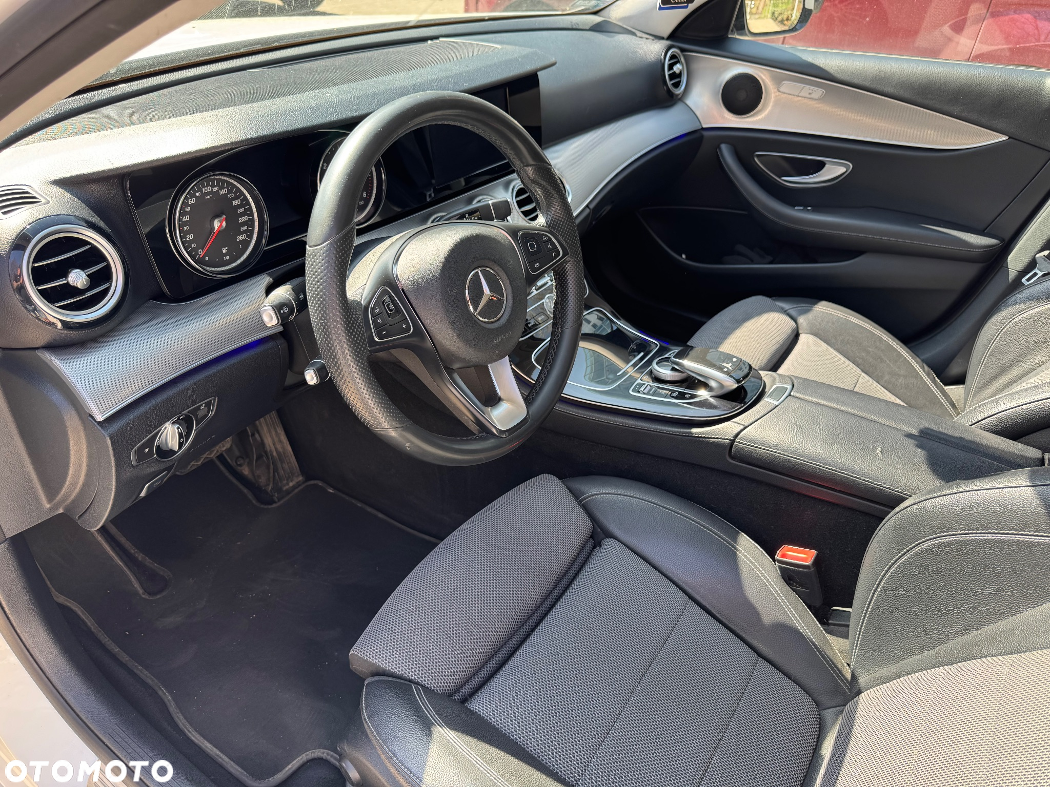 Mercedes-Benz Klasa E 220 d 9G-TRONIC - 12