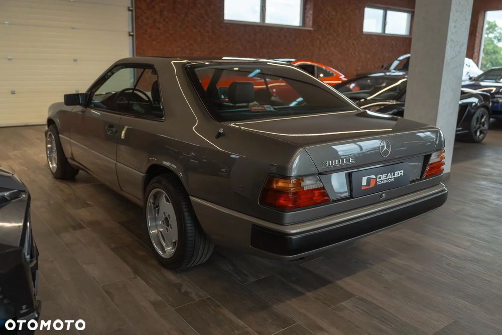 Mercedes-Benz W124 (1984-1993) - 6