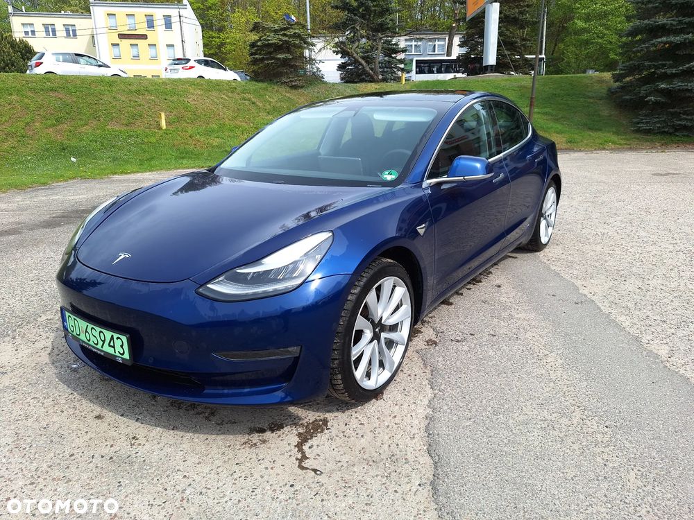 Tesla Model 3 Langstreckenbatterie Allradantrieb Dual Motor - 7