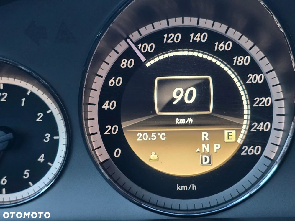 Mercedes-Benz Klasa E 250 CDI DPF BlueEFFICIENCY 7G-TRONIC Elegance - 6