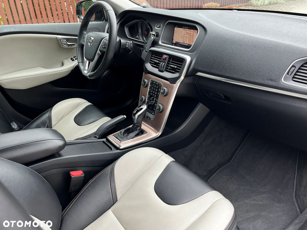 Volvo V40 Cross Country D3 Drive-E SCR Summum - 33