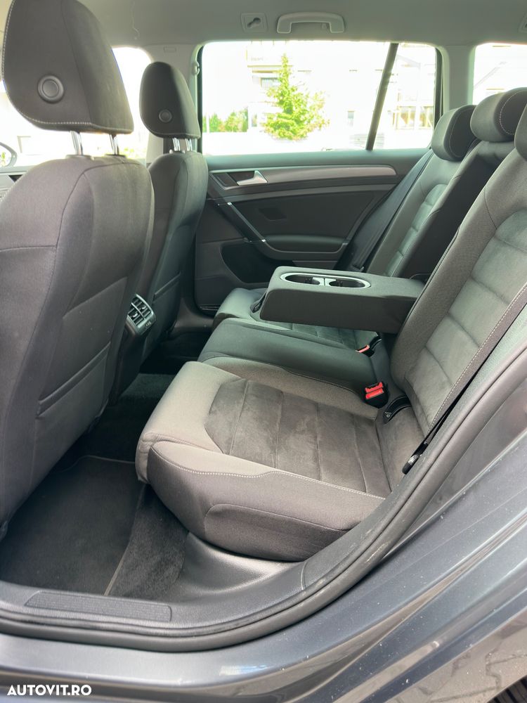 Volkswagen Golf 1.6 TDI Highline - 16