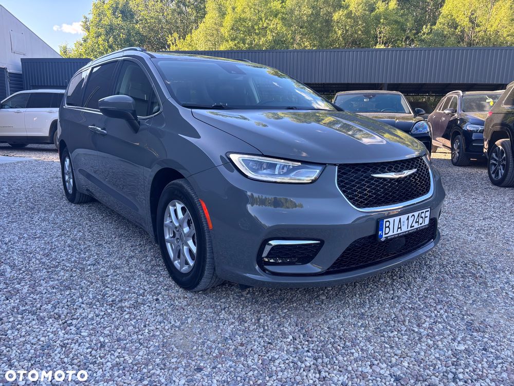 Chrysler Pacifica - 2