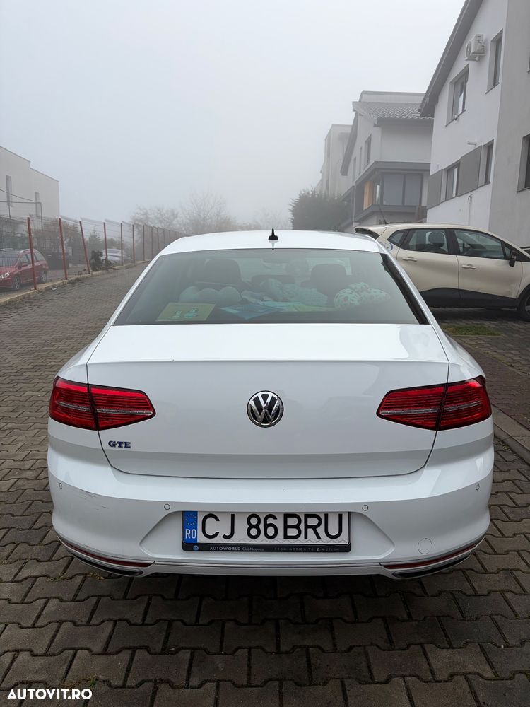 Volkswagen Passat - 9