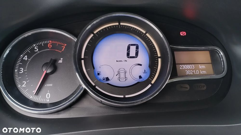 Renault Fluence 1.6 16V Limited - 24