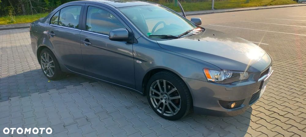 Mitsubishi Lancer - 12