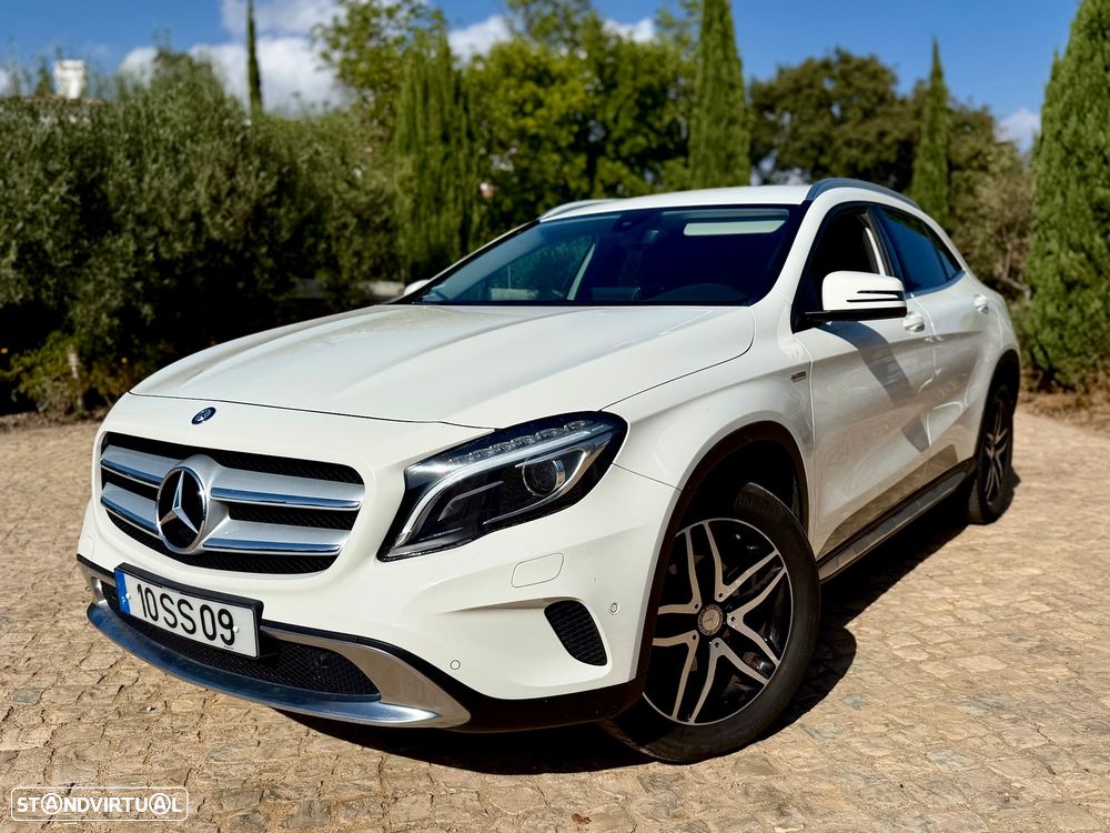 Mercedes-Benz GLA 180 d Activity Edition - 1