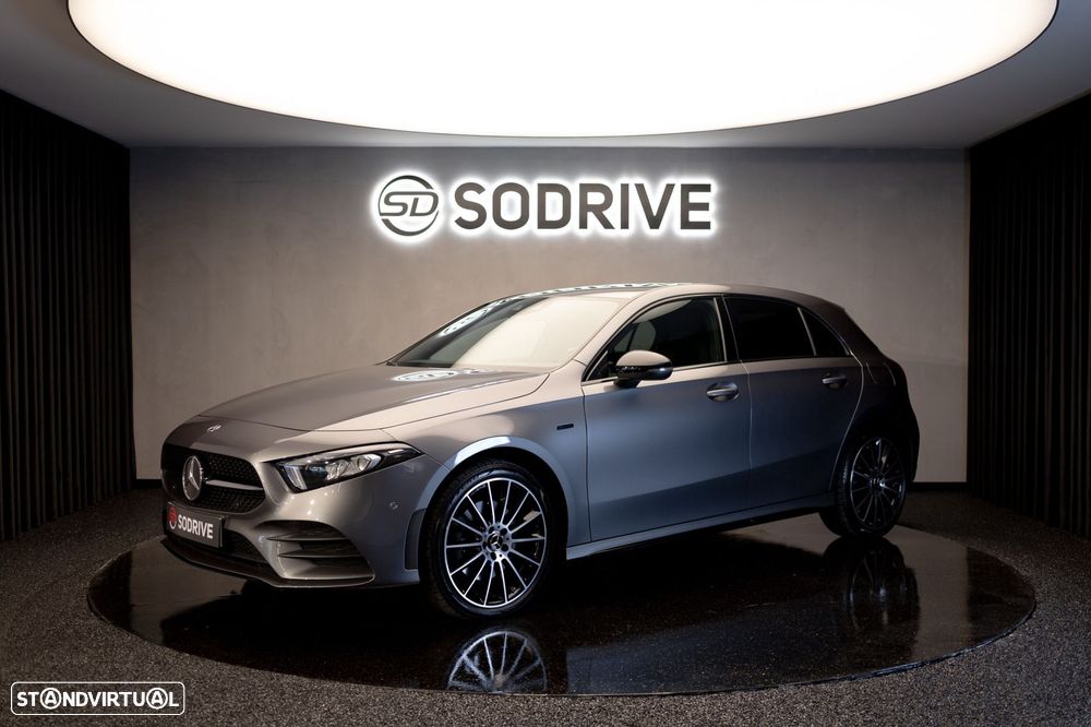 Mercedes-Benz A 250 e AMG Line - 1