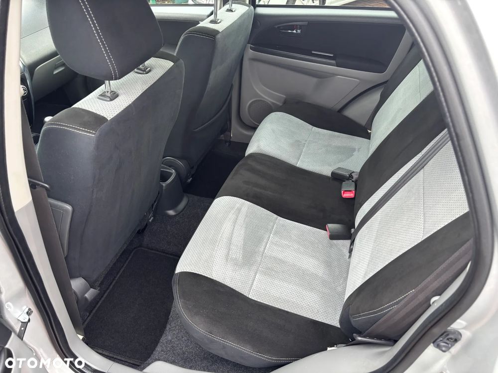 Suzuki SX4 1.6 Comfort - 14