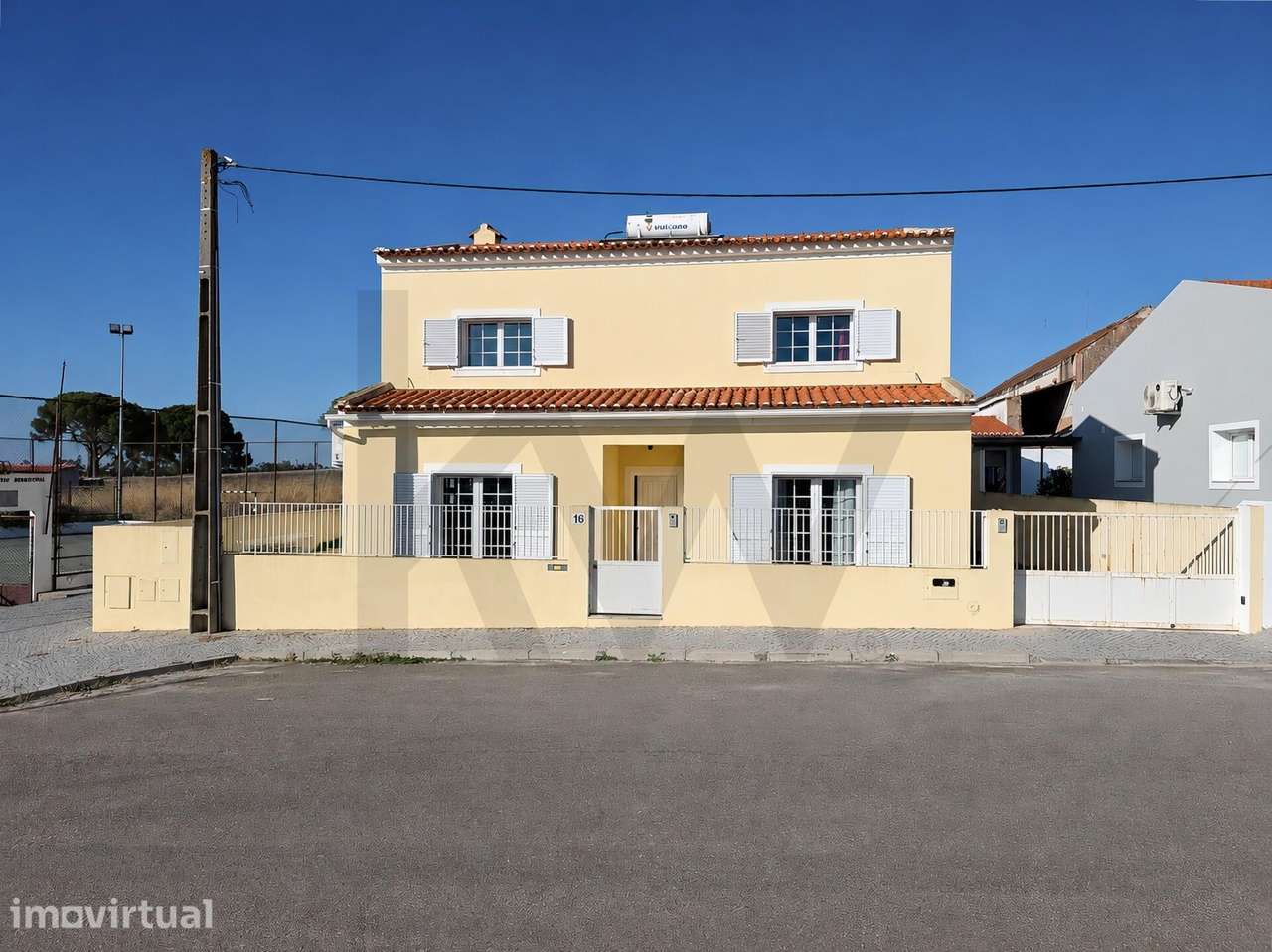 Moradia T3 em Vila Fernando, Elvas — Certificado Energético Classe A - Grande imagem: 2/36