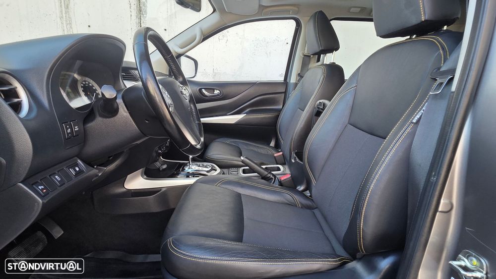 Nissan Navara 2.3 dCi CD 4WD N-Guard Auto - 27