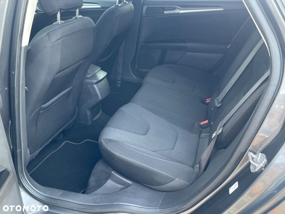 Ford Mondeo - 22