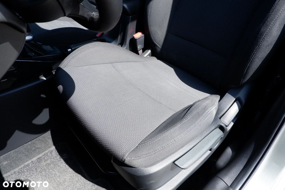 Kia Carens 1.7 CRDi XL - 28