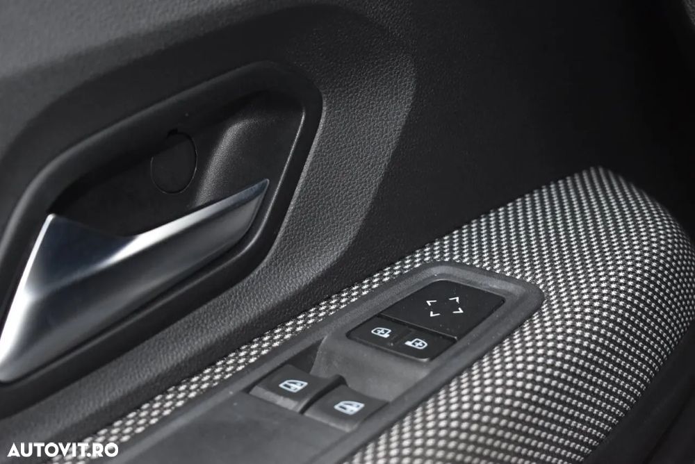 Dacia Logan TCe 90 MT5 Comfort - 13