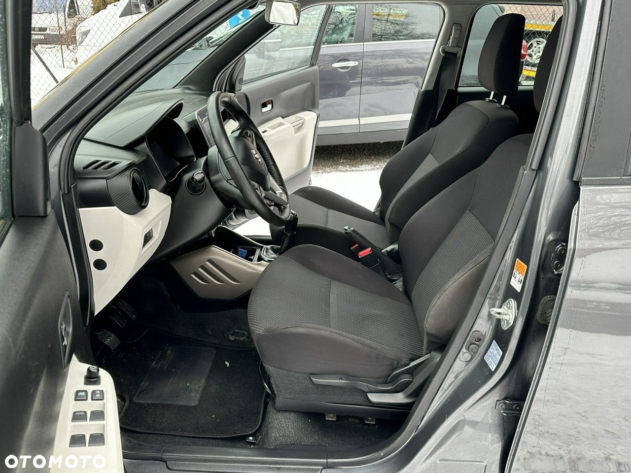 Suzuki Ignis - 10