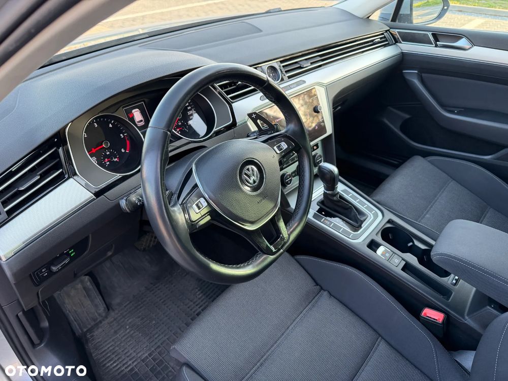 Volkswagen Passat 2.0 TDI SCR DSG Comfortline - 6