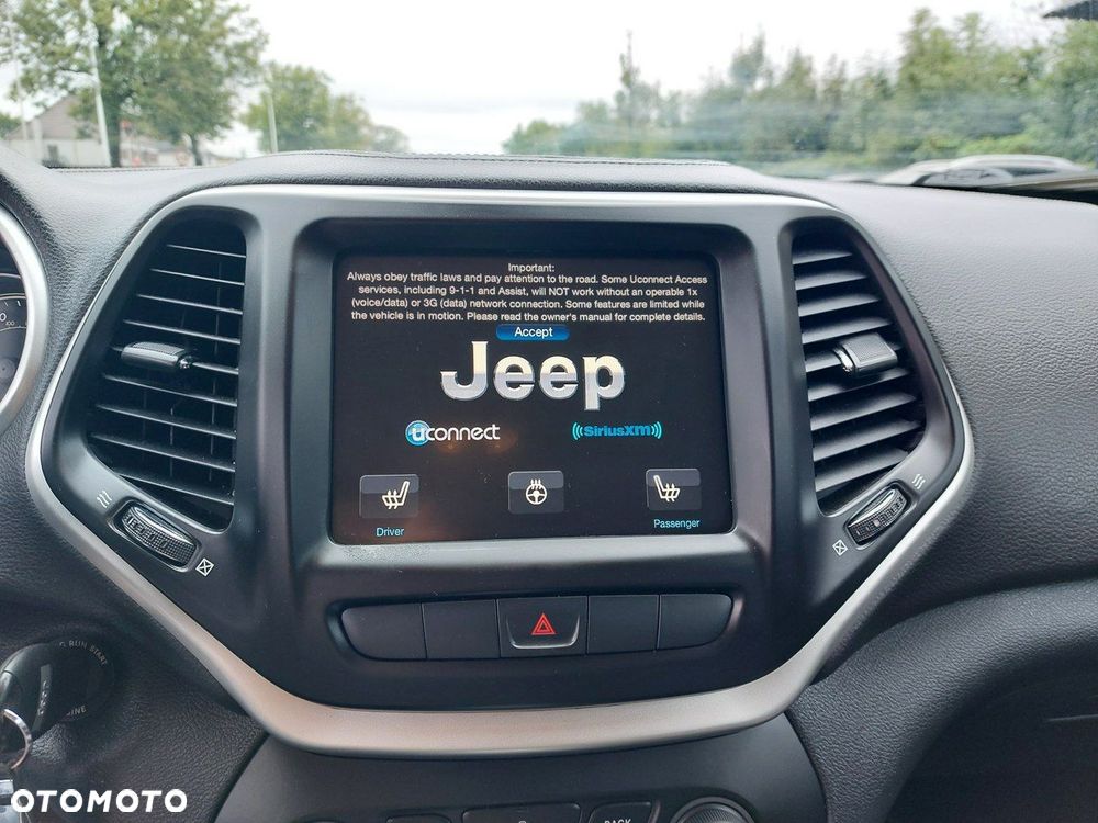 Jeep Cherokee - 16