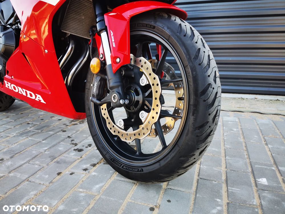 Honda CBR - 25