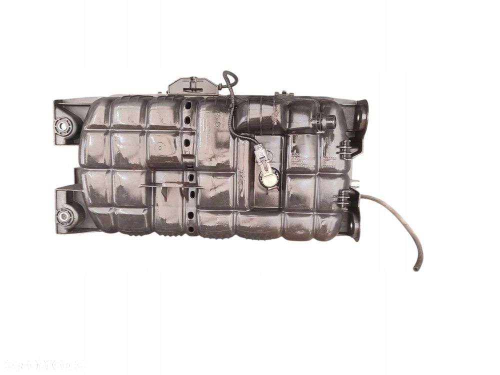 ZBIORNICZEK WYRÓWNAWCZY MAN MAN TGX I 18.440 (2012-2016) 12.4 440KM 81061026232 - 4