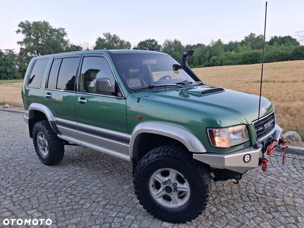 Isuzu Trooper - 8
