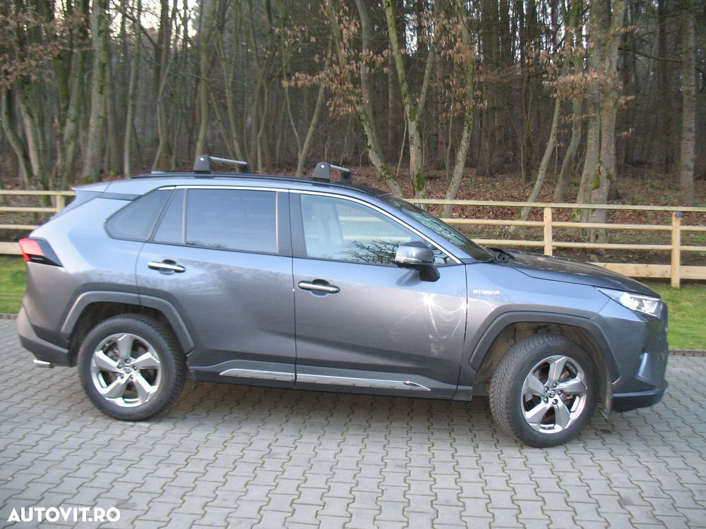 Toyota RAV4 - 1