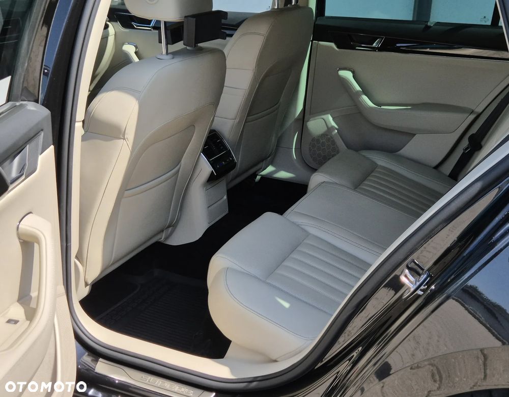 Skoda Superb 2.0 TSI 4x4 L&K DSG - 19