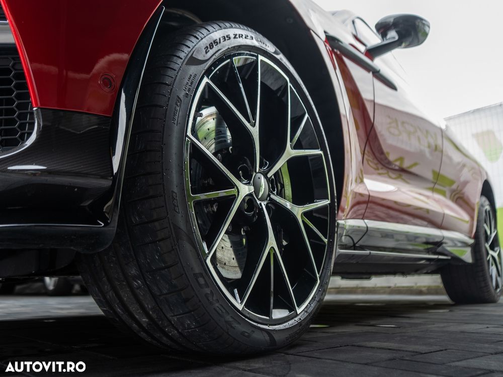 Aston Martin DBX - 13
