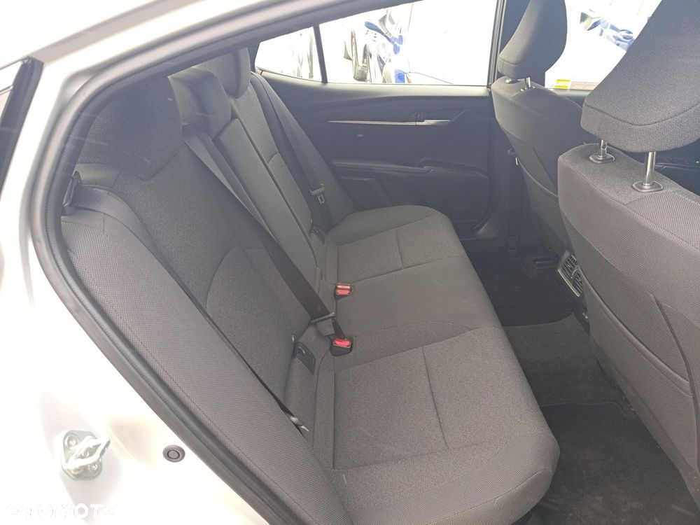 Toyota Camry - 13