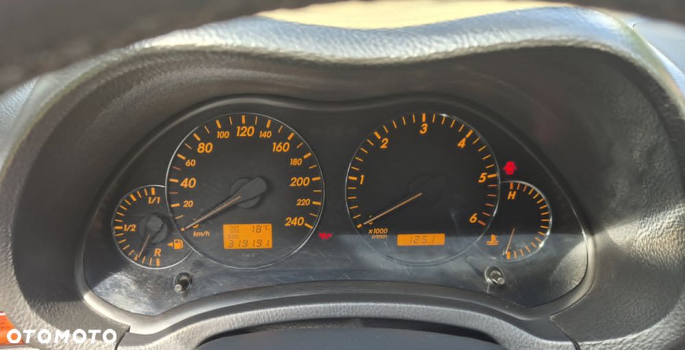 Toyota Avensis 2.2 D-4D Sol - 8
