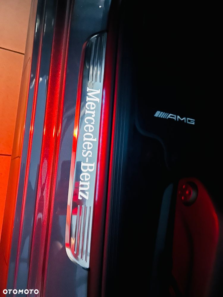 Mercedes-Benz Klasa E 220 d T 9G-TRONIC AMG Line - 39