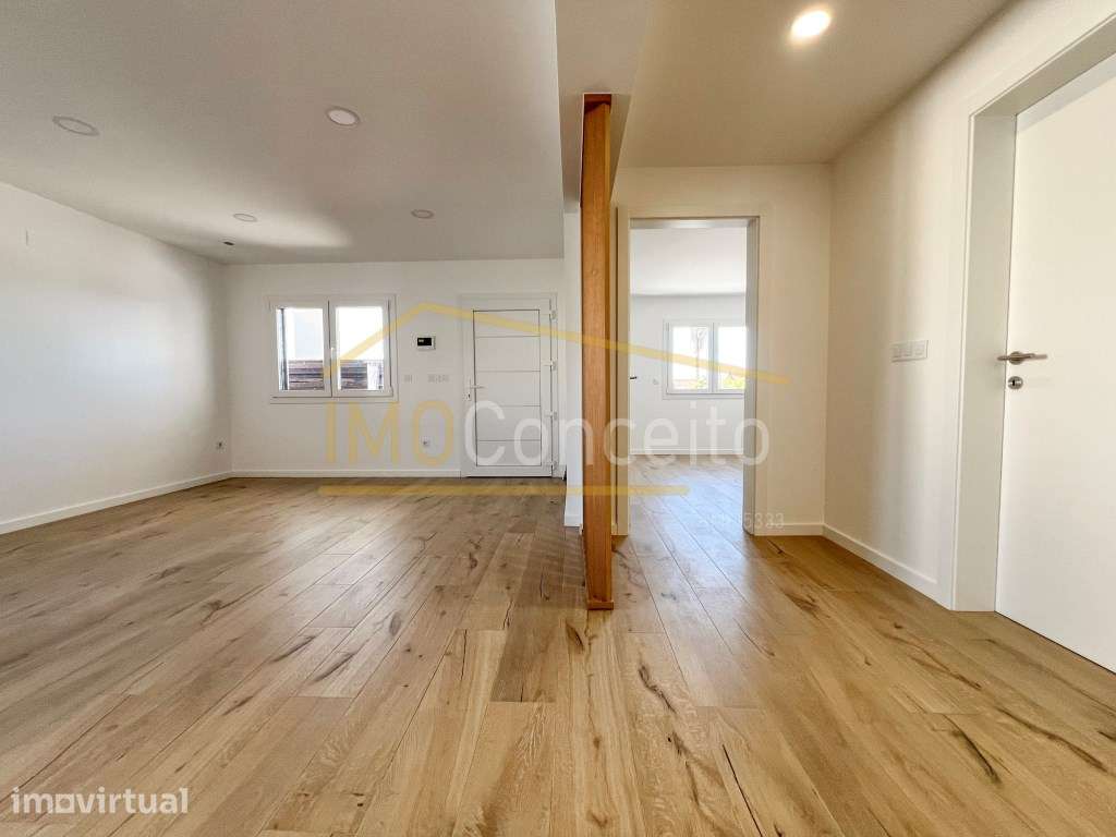 Moradia T4 Moderna || Carvalhos de Figueiredo | |Tomar - Grande imagem: 3/32