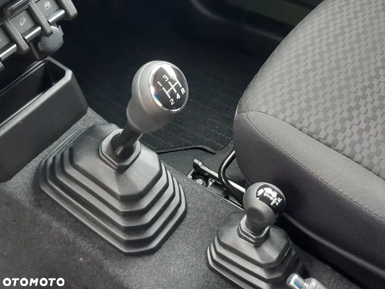 Suzuki Jimny 1.5 Pro - 13