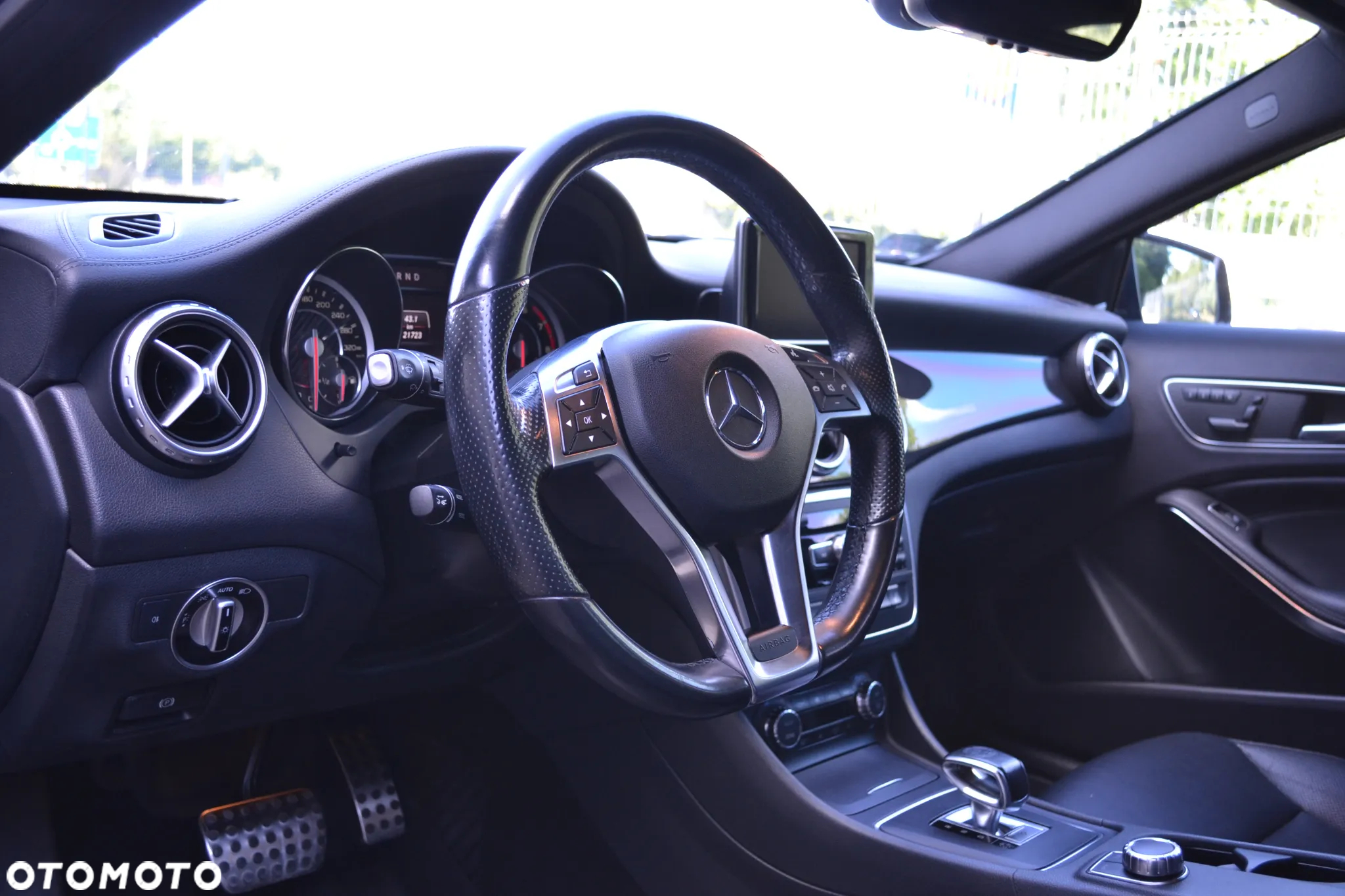 Mercedes-Benz GLA AMG 45 4-Matic - 17