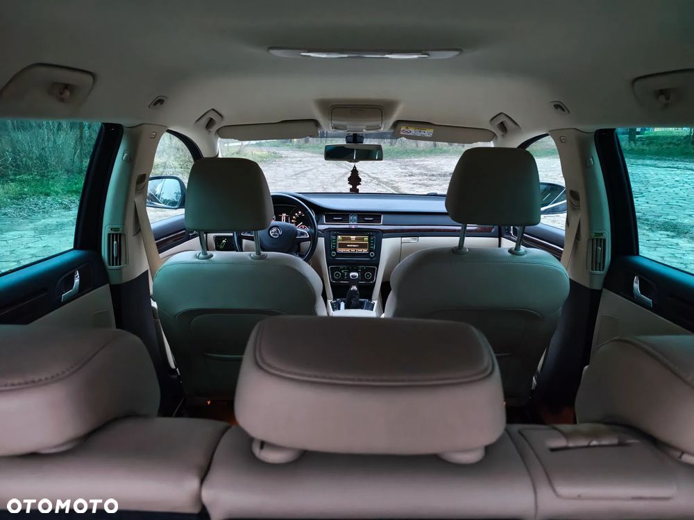 Skoda Superb 2.0 TDI PD Elegance - 15