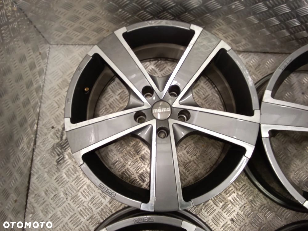 Felgi MOMO ITALY 8Jx18 et30 5x120  BMW INSIGNIA - 5