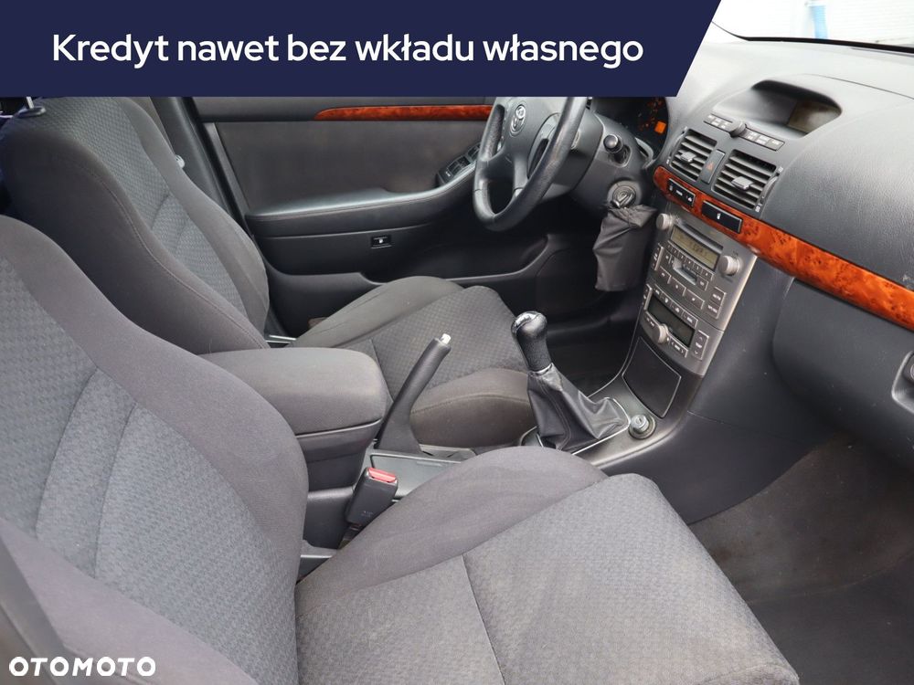 Toyota Avensis - 11