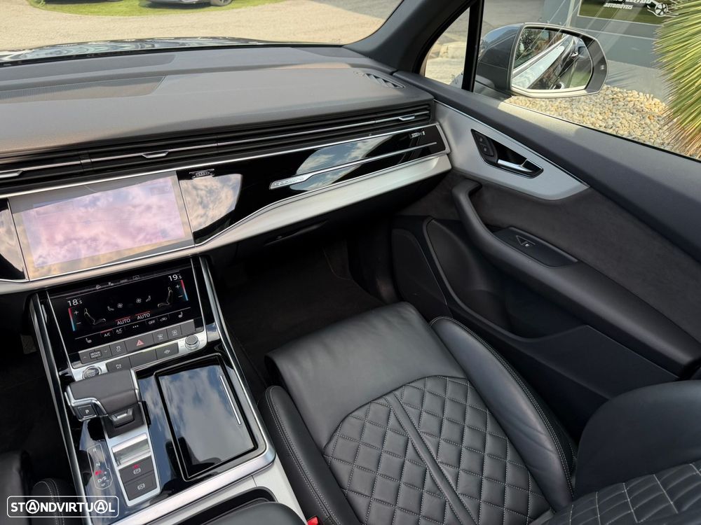Audi Q7 60 TFSIe quattro S line Tiptronic - 29