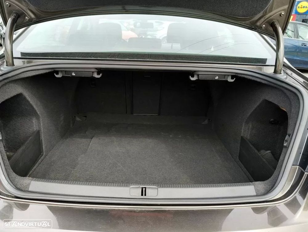 VW Passat 1.6 TDI BlueMotion - 5