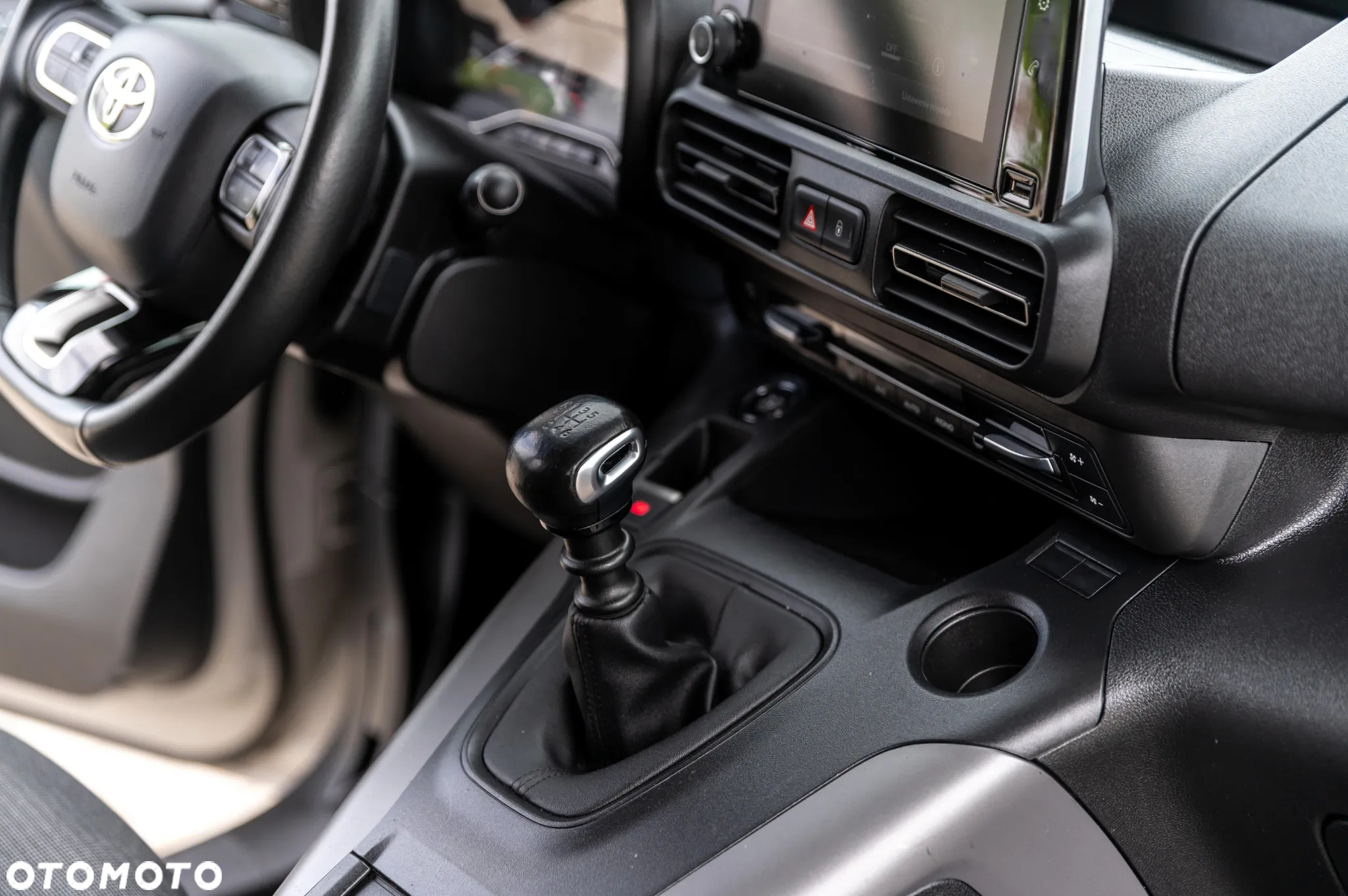 Toyota Proace City Verso 1.2 Turbo L2 Team Deutschland 7-Sitzer - 24