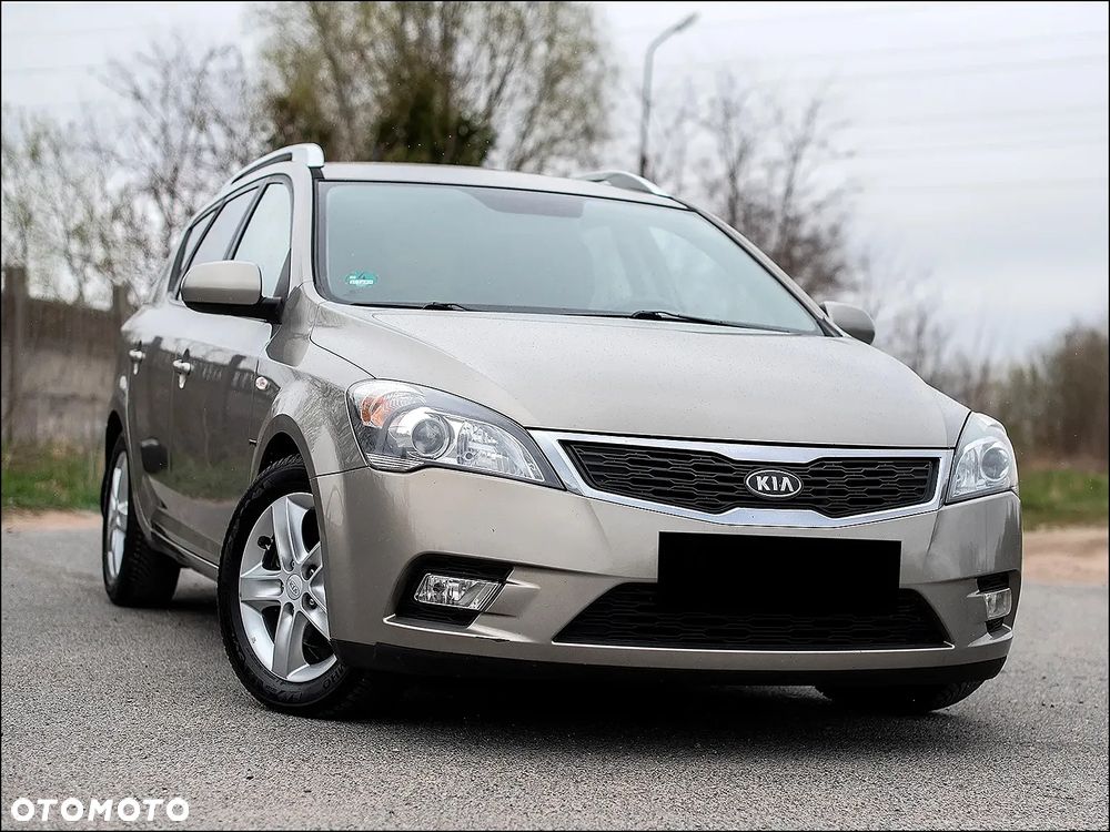 Kia Ceed - 14