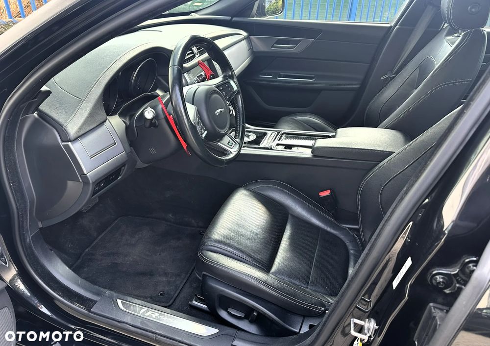 Jaguar XF 30d 300 Sport - 11