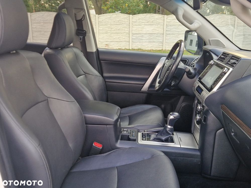 Toyota Land Cruiser - 23