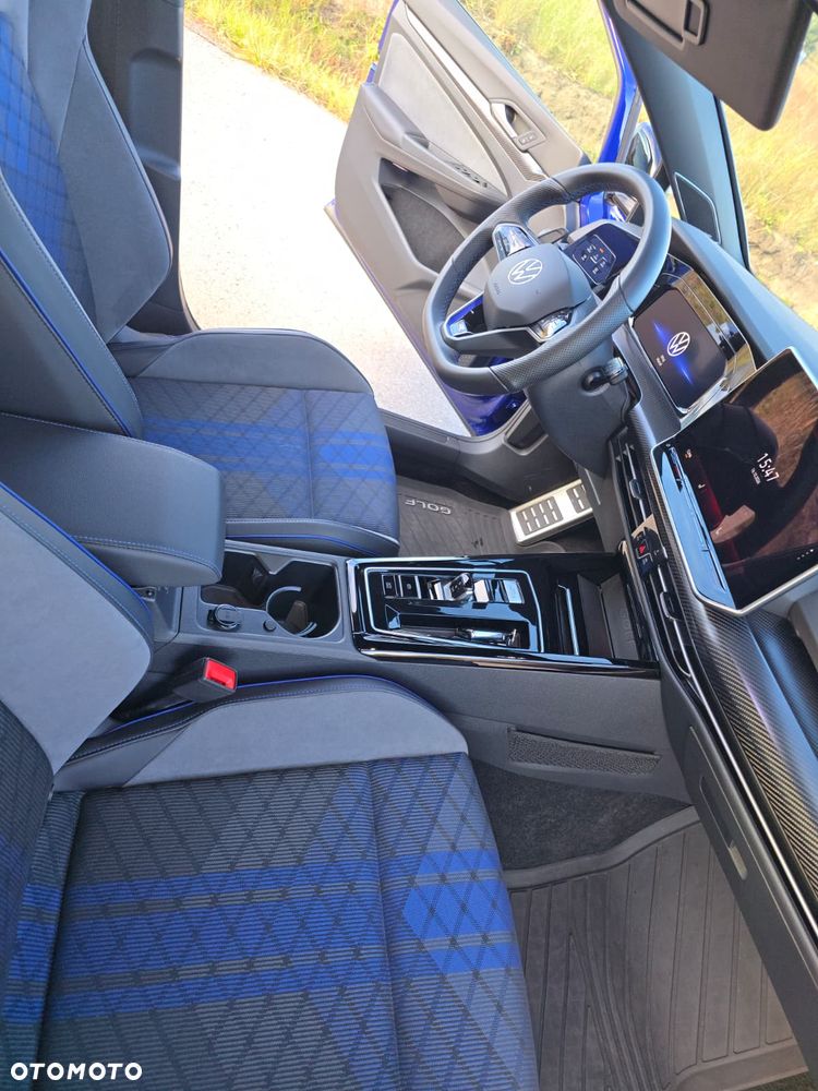 Volkswagen Golf - 11
