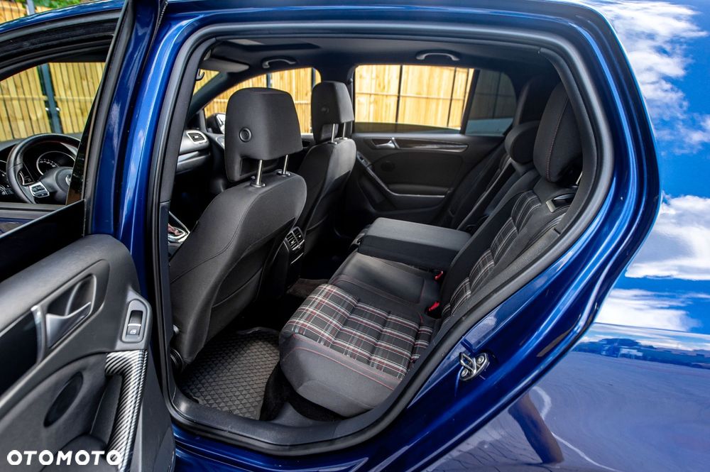 Volkswagen Golf 2.0 GTI DSG Edition 35 - 24