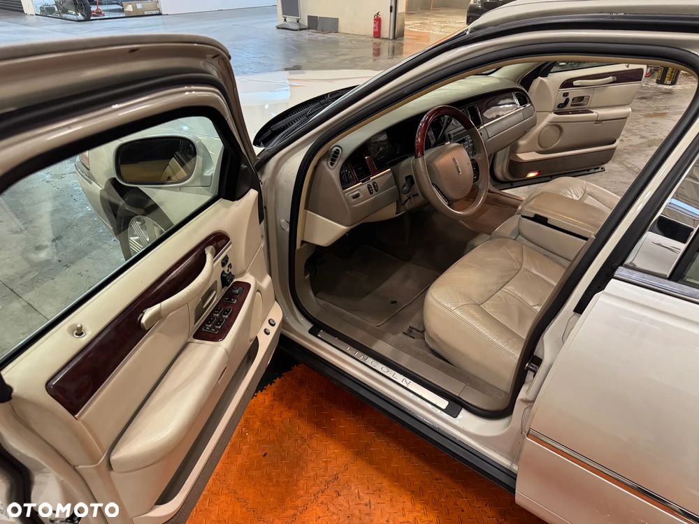 Lincoln Town Car 4.6 Signature - 22