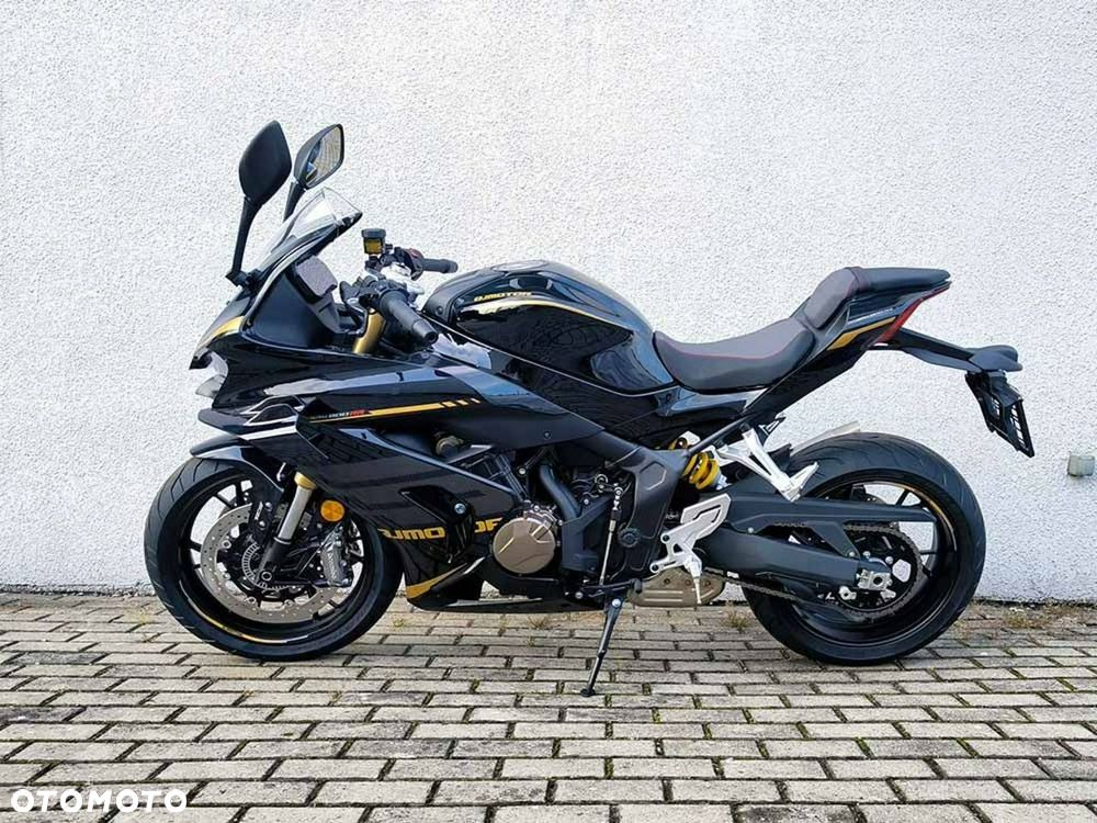 QJMOTOR SRK 800RR - 10