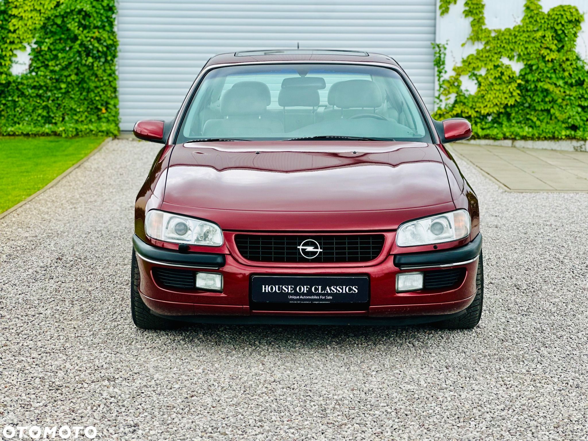 Opel Omega 3.0 Executive - 1